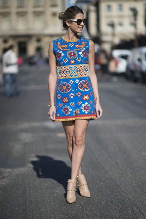 bordon,最擅长混搭不同风格的元素,而家乡巴西的热情,也让她对鲜艳